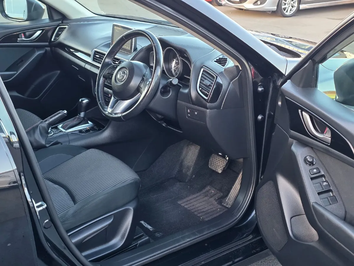 2014 Mazda Axela Carousel 3