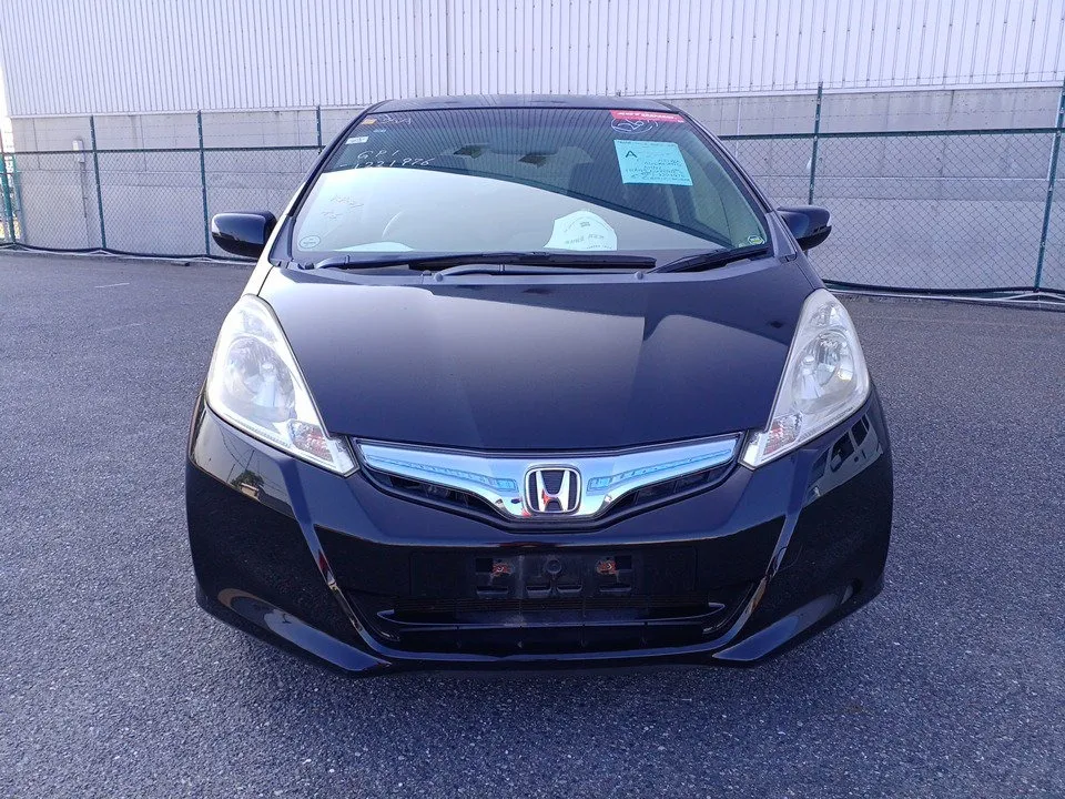 2013 Honda Fit Hybrid XH selection fine style Carousel 1
