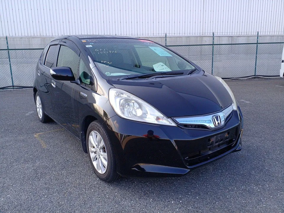 2013 Honda Fit Hybrid XH selection fine style Carousel 2