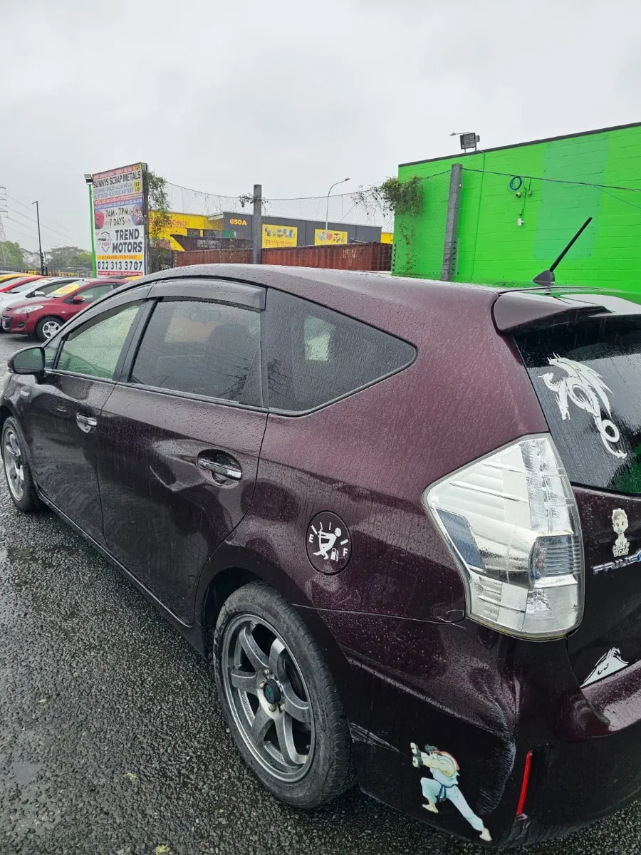 2014 Toyota Prius Carousel 3