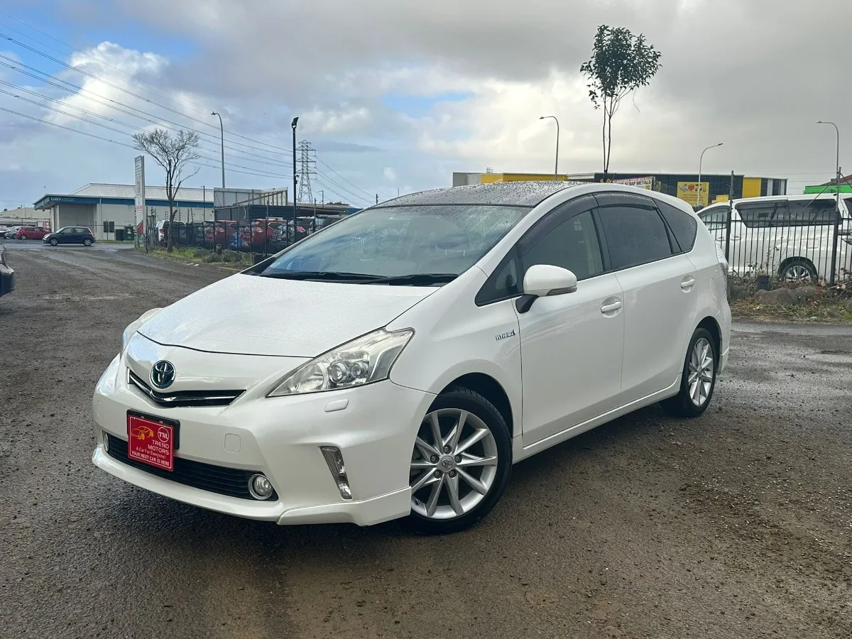 2012 Toyota Prius ALPHA GTSULI SELECT SKYLIGHT P 7 SEATER