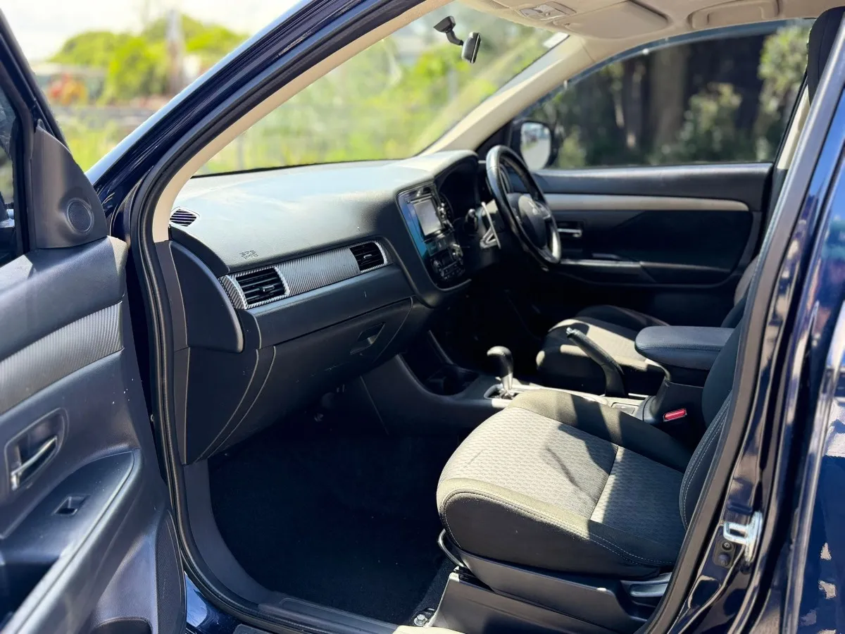 2014 Mitsubishi Outlander Carousel 13