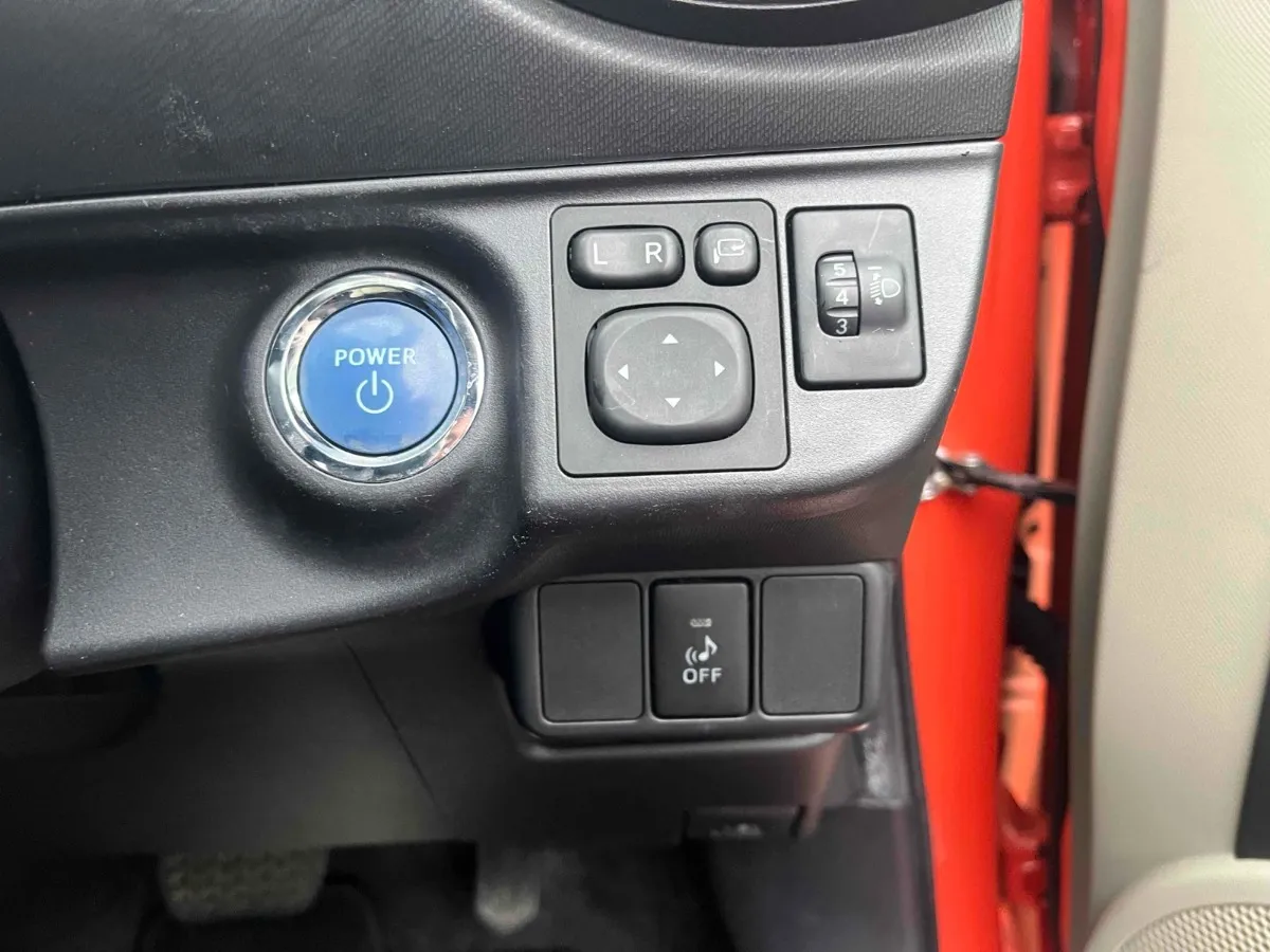 2014 Toyota Aqua S Push Start Package Carousel 3