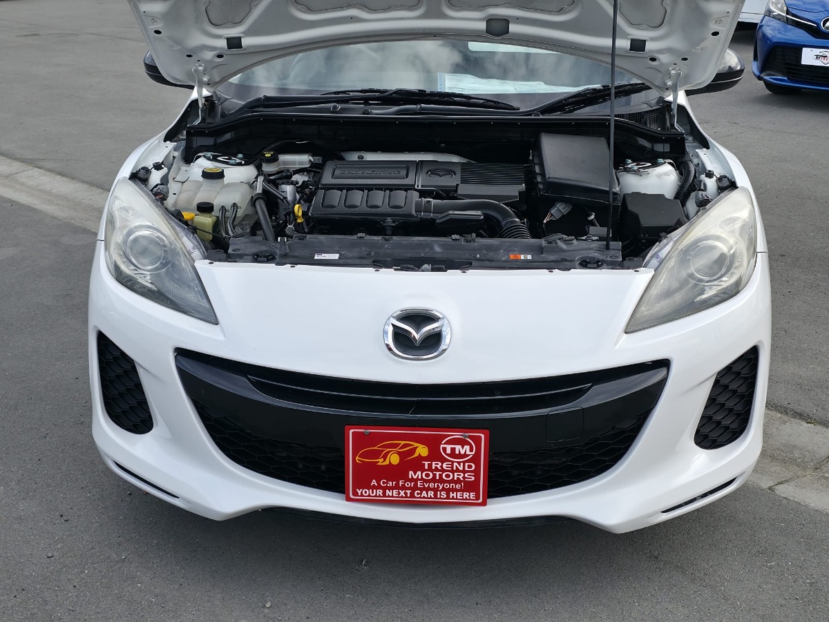 2012 Mazda Axela Carousel 5