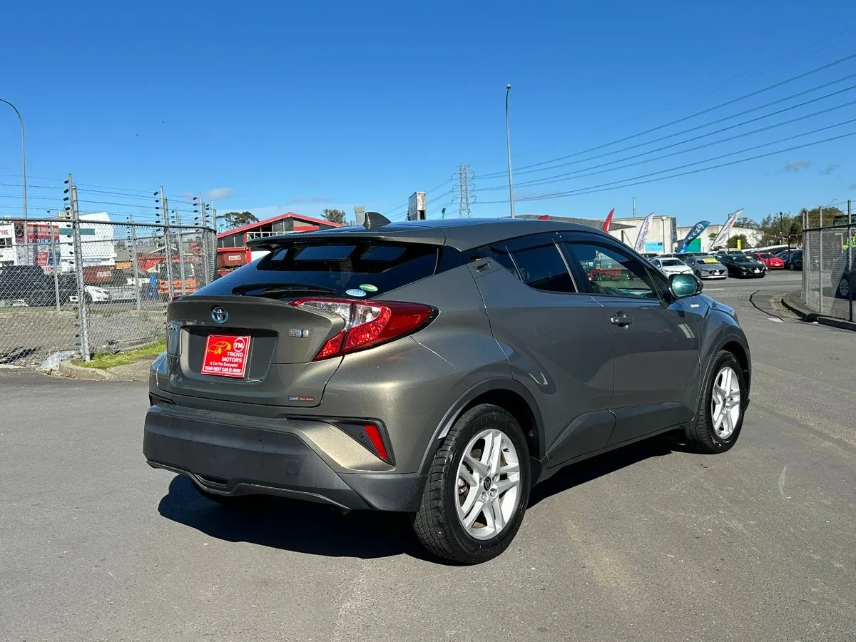 2019 Toyota C-HR Carousel 1
