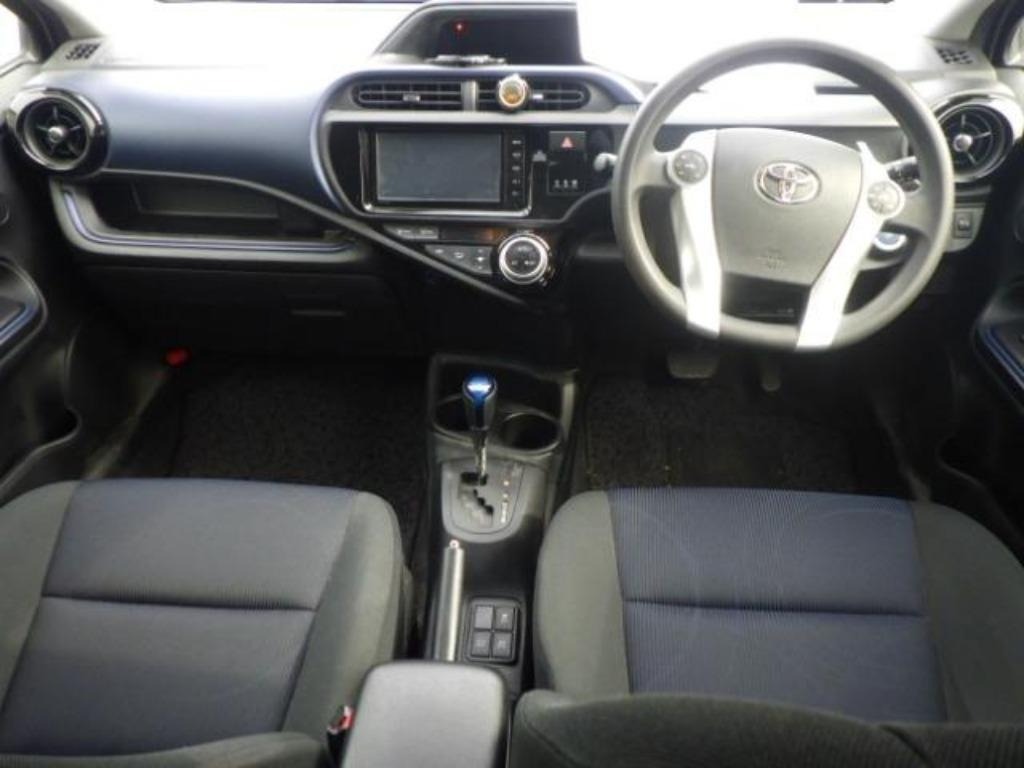 2015 Toyota Aqua Carousel 2