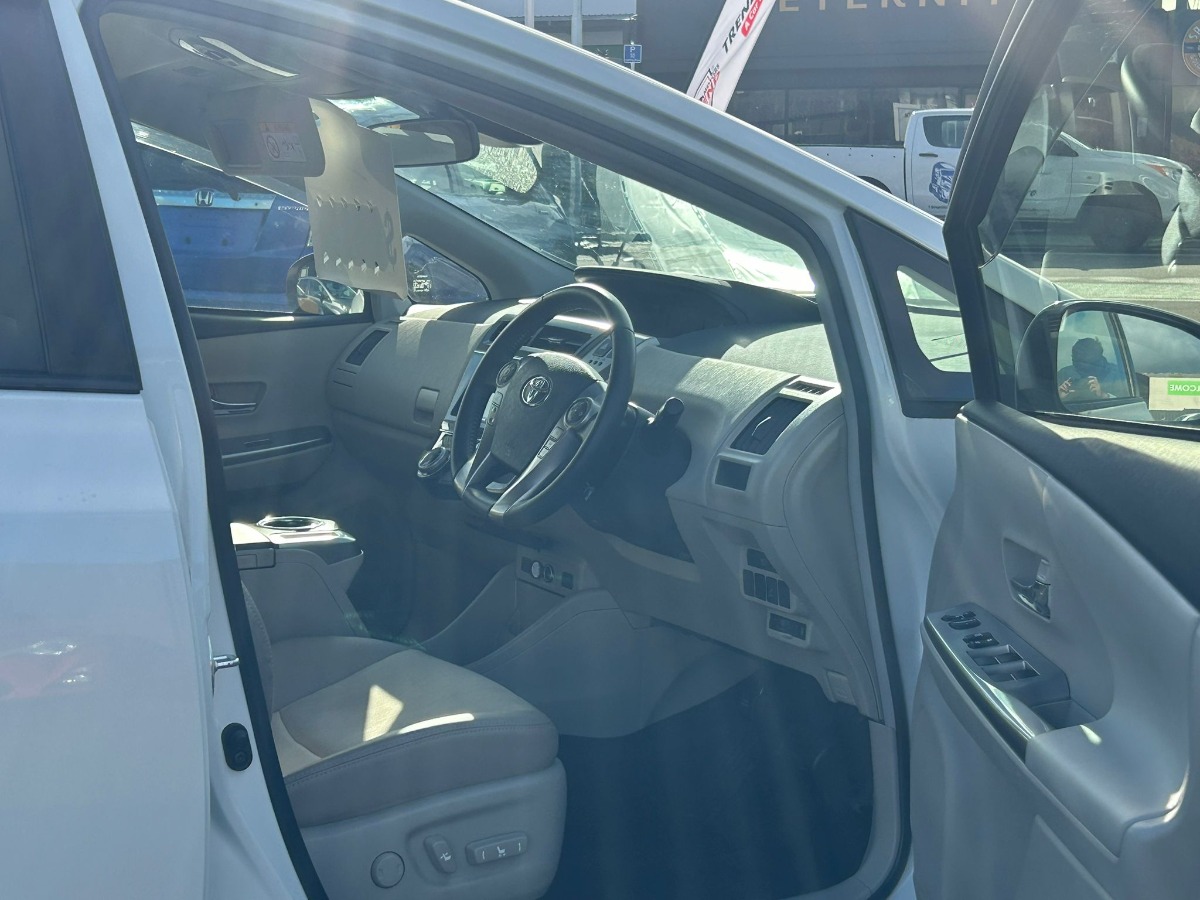 2018 Toyota Prius Carousel 1