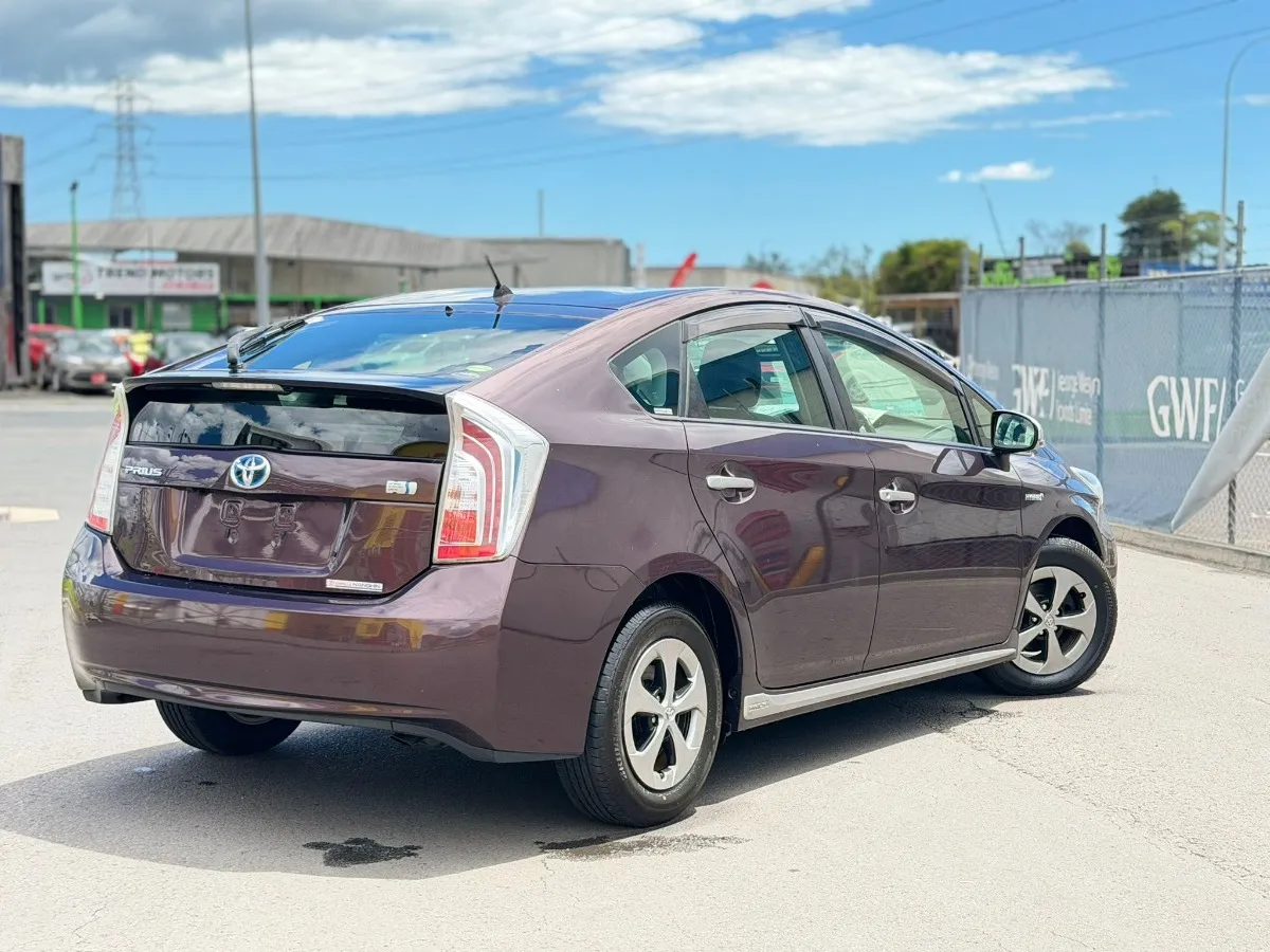 2013 Toyota Prius S MYCOORDE Carousel 11