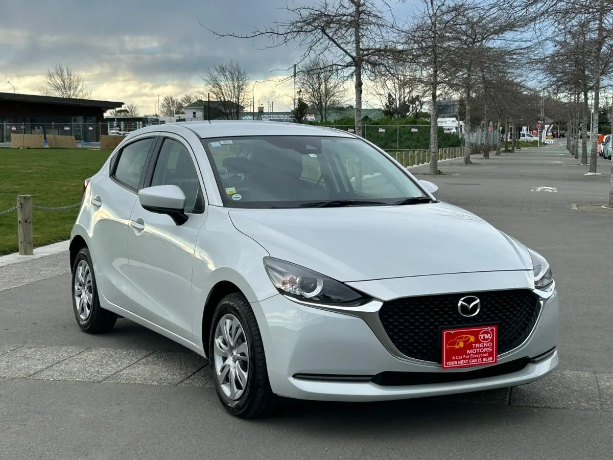 2020 Mazda 2 (Demio) Carousel 15