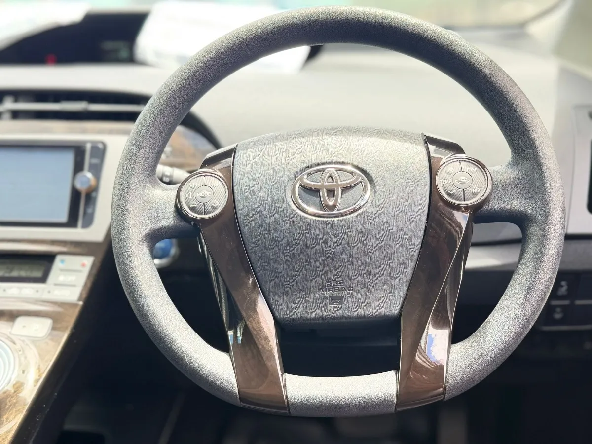 2013 Toyota Prius S MYCOORDE Carousel 17