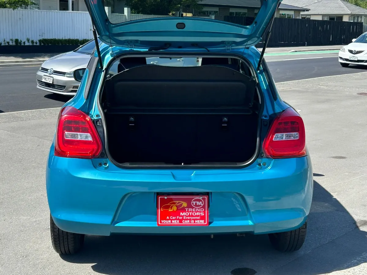 2017 Suzuki Swift 5D XG Carousel 5