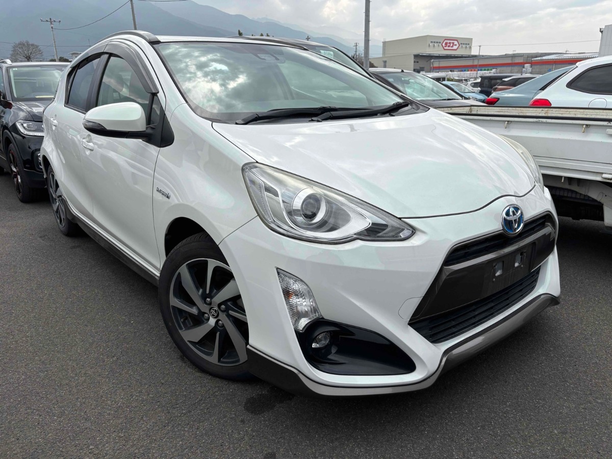 2016 Toyota Aqua Carousel 2
