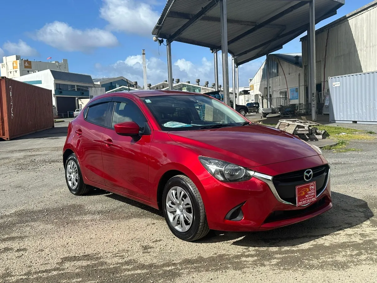 2014 Mazda Demio 13S Carousel 3