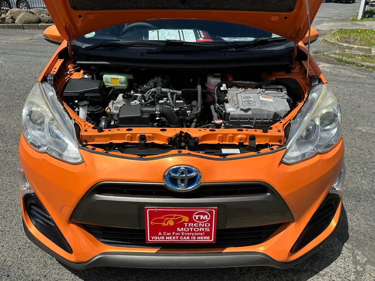 2015 Toyota Aqua X- URBAN Carousel 1
