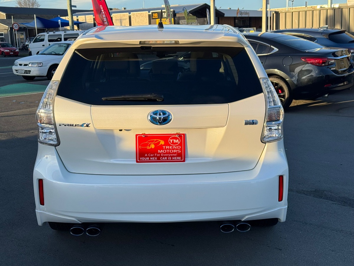 2014 Toyota Prius Carousel 2