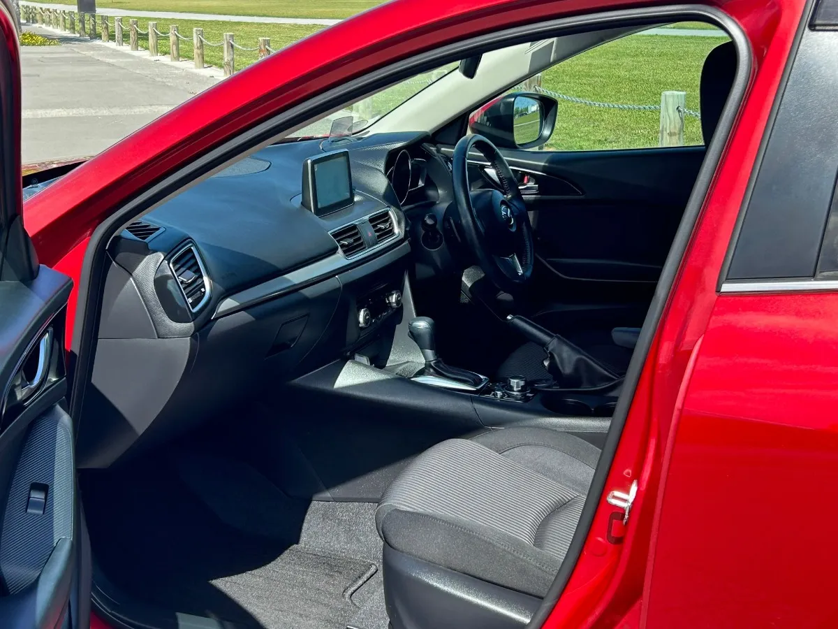 2016 Mazda Axela SPORT 15S TOURING Carousel 6
