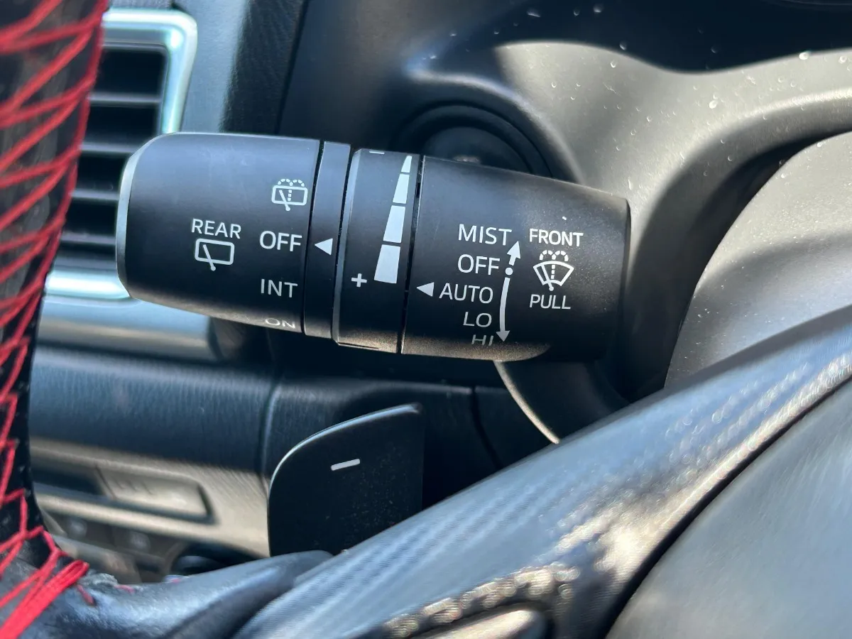 2015 Mazda Axela Carousel 1