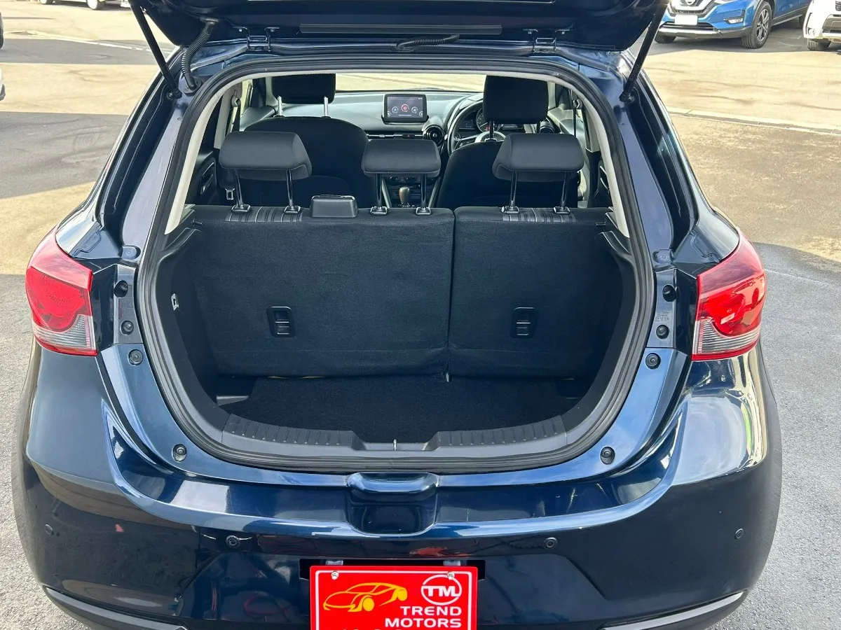 2021 MAZDA 2 Carousel 5