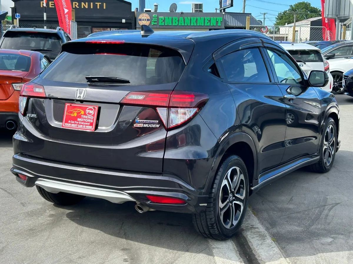 2014 Honda Vezel Carousel 3