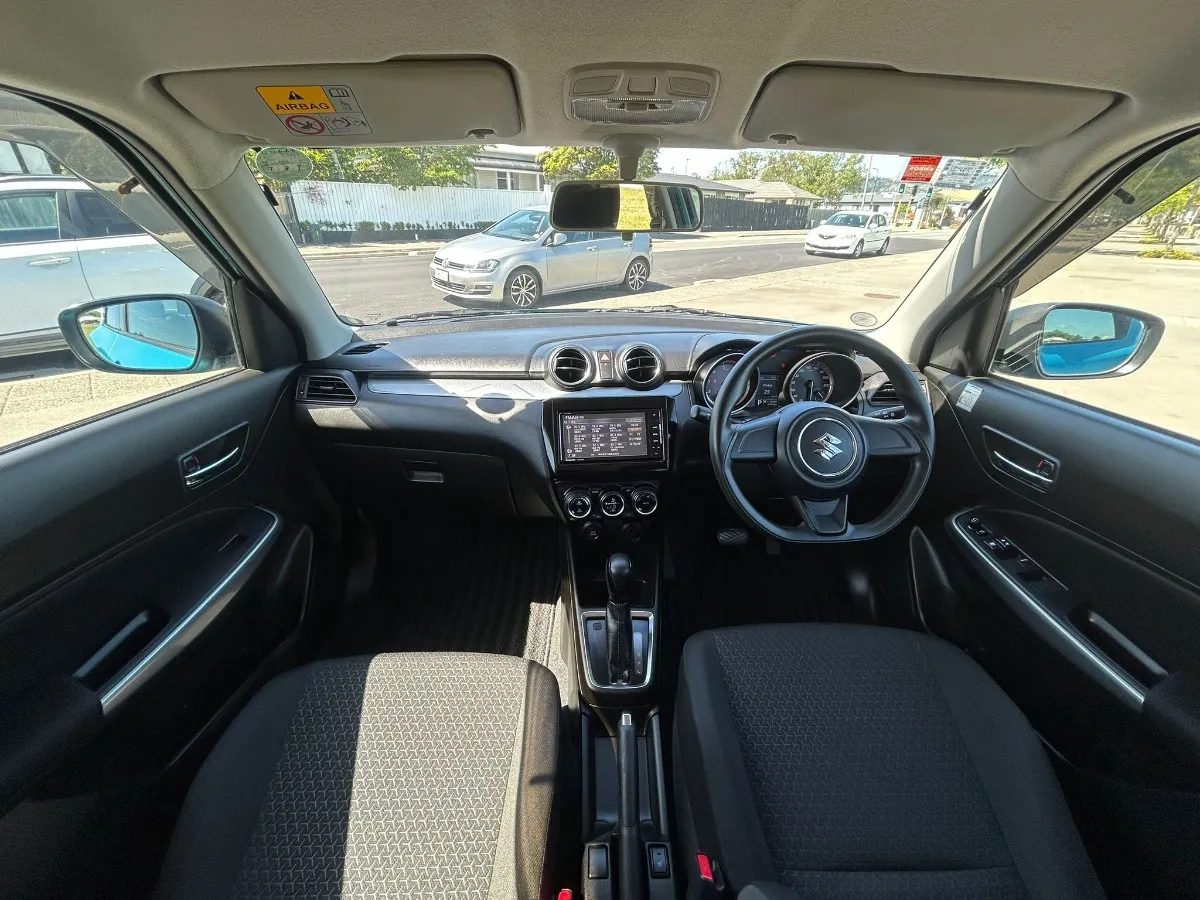 2017 Suzuki Swift 5D XG Carousel 8