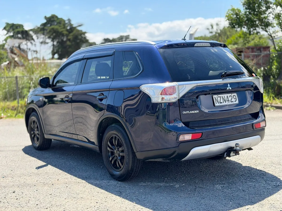 2014 Mitsubishi Outlander Carousel 16