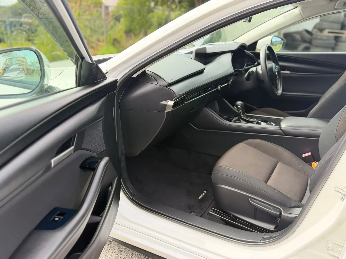 2019 Mazda 3 Carousel 15