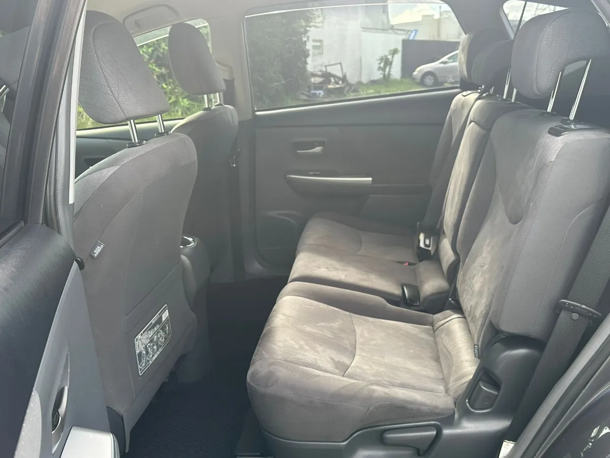 2013 Toyota Prius Carousel 2