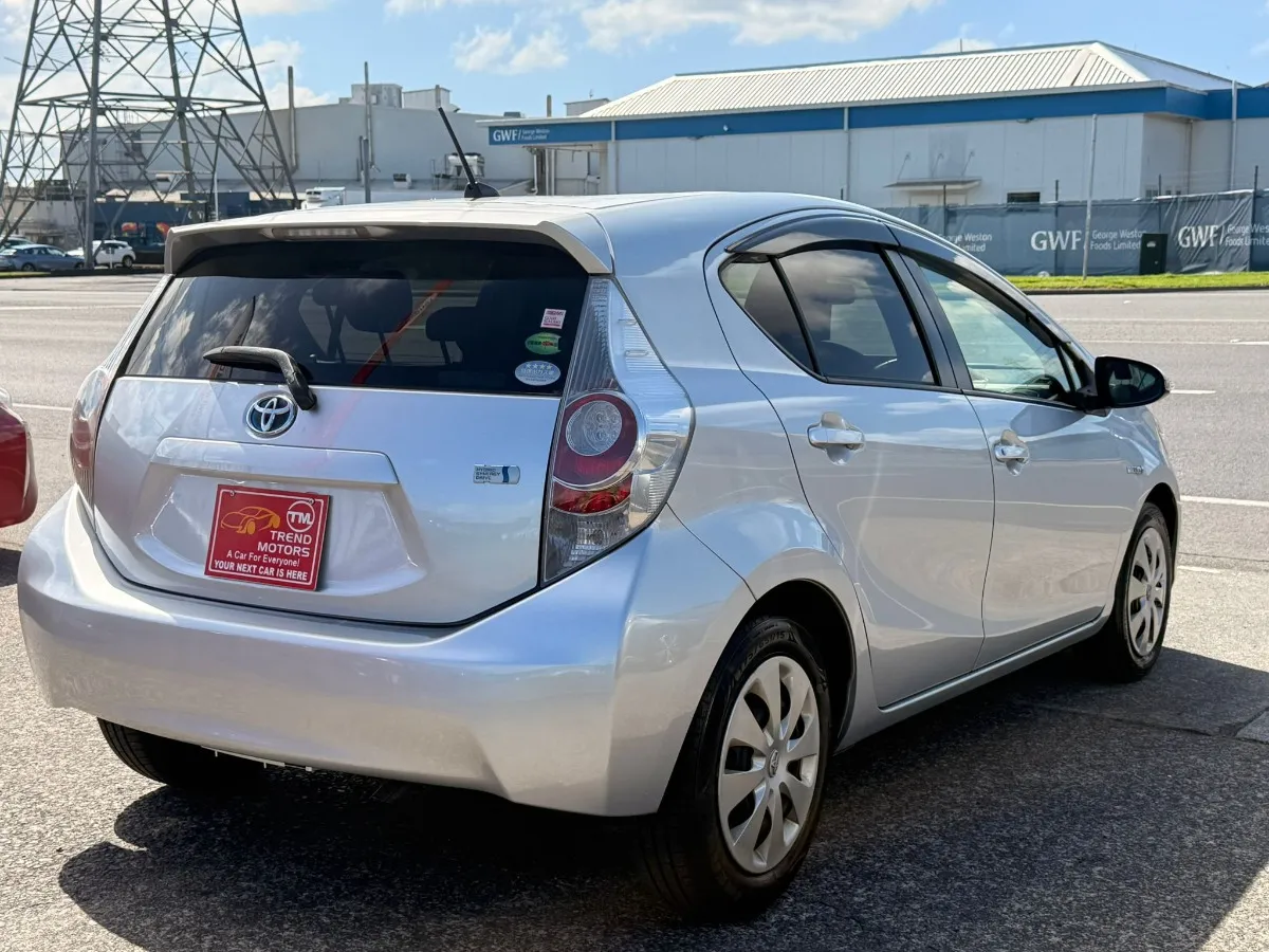 2014 Toyota Aqua G BLACK SOFT LEATHER Carousel 1