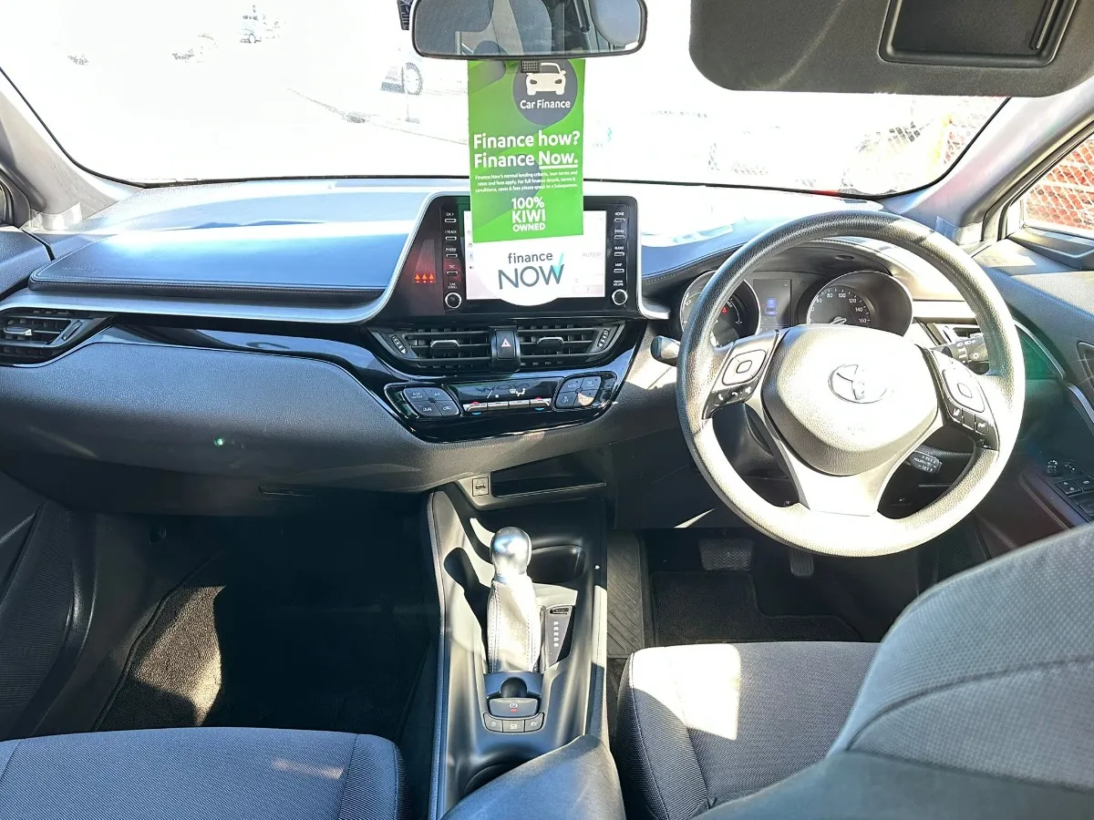 2019 Toyota C-HR Carousel 9
