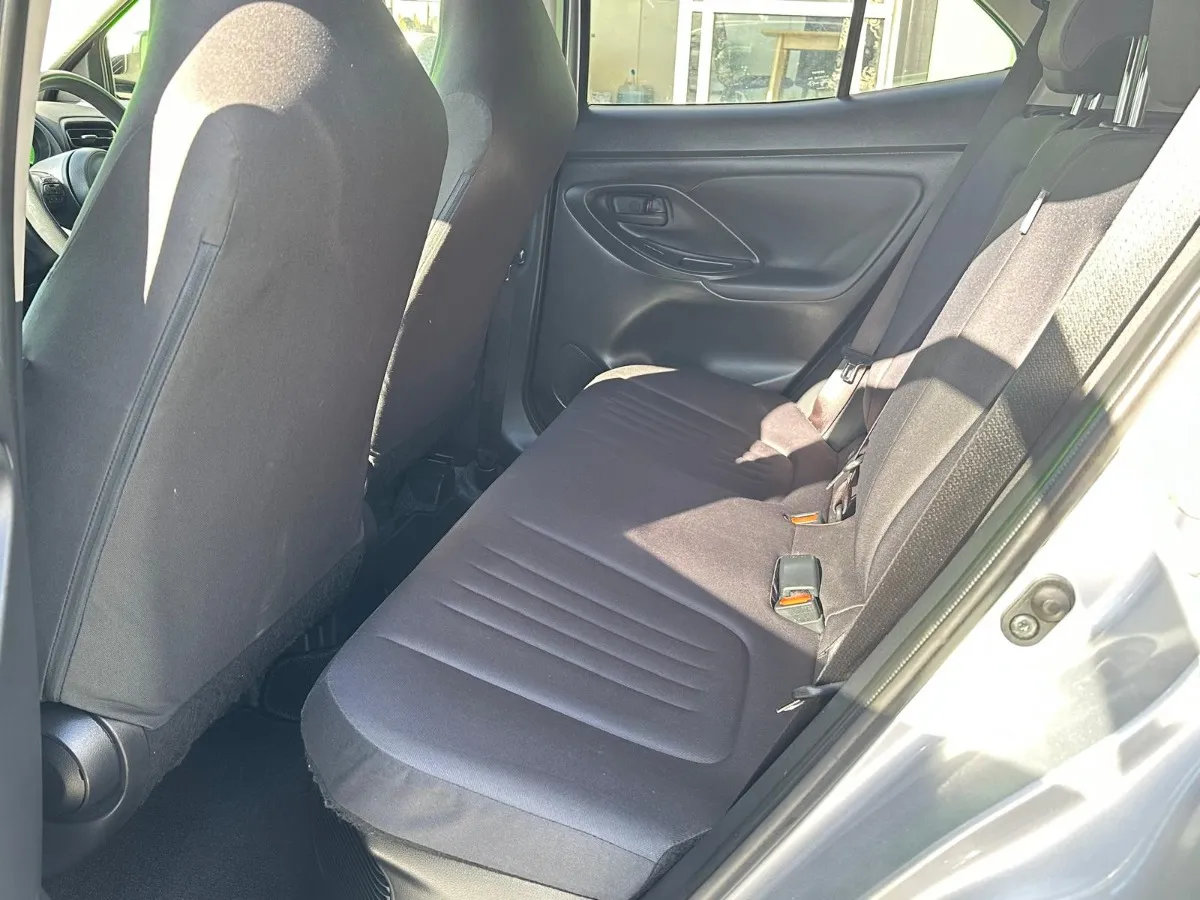 2021 Toyota Yaris Carousel 6