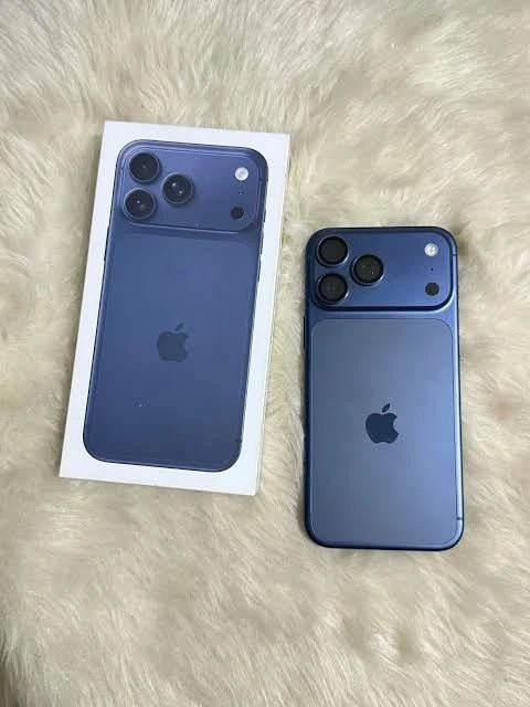 Apple Iphone 17 Pro Max 2TB Carousel 1