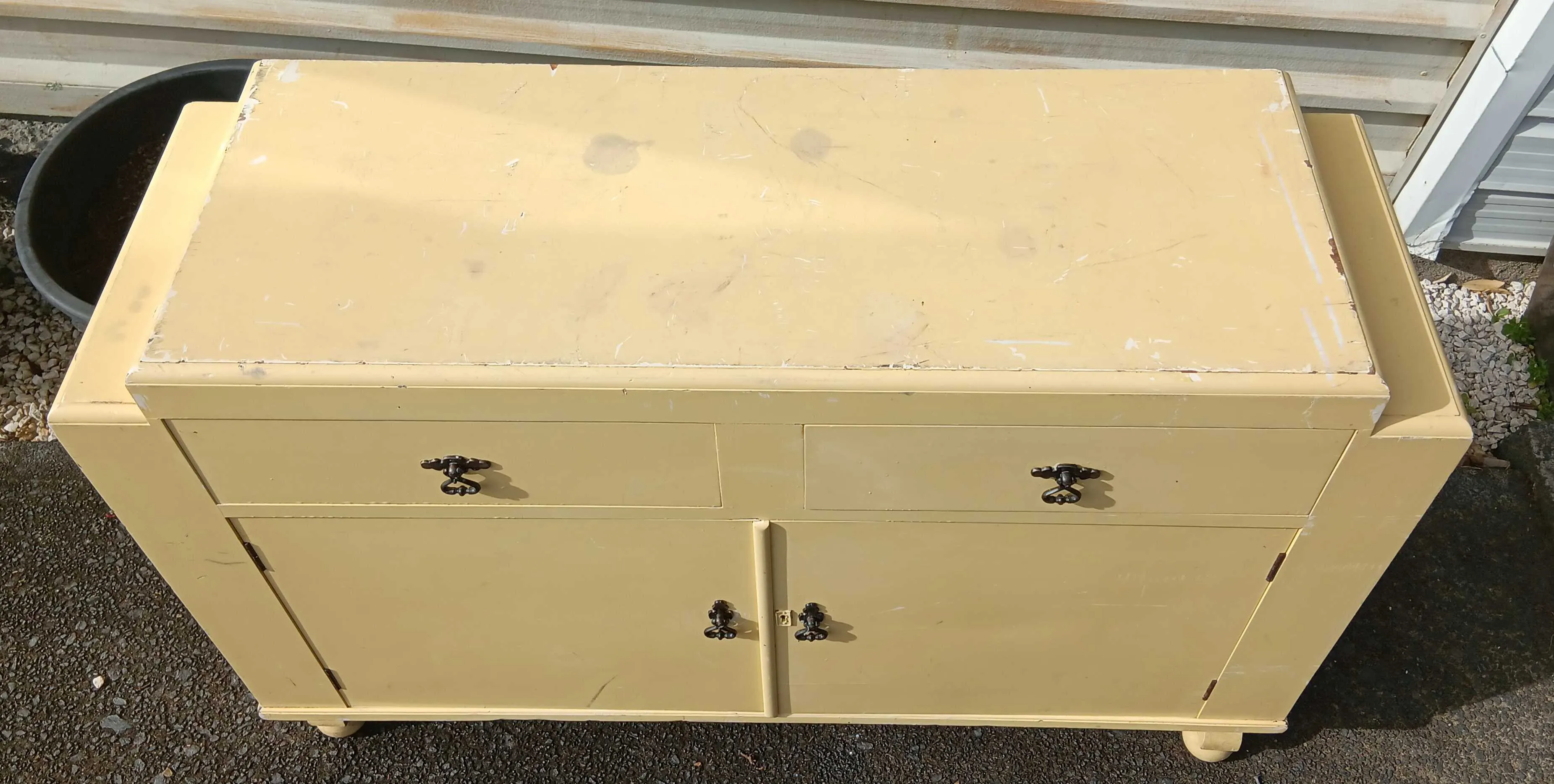 Yellow Cabinet Carousel 1