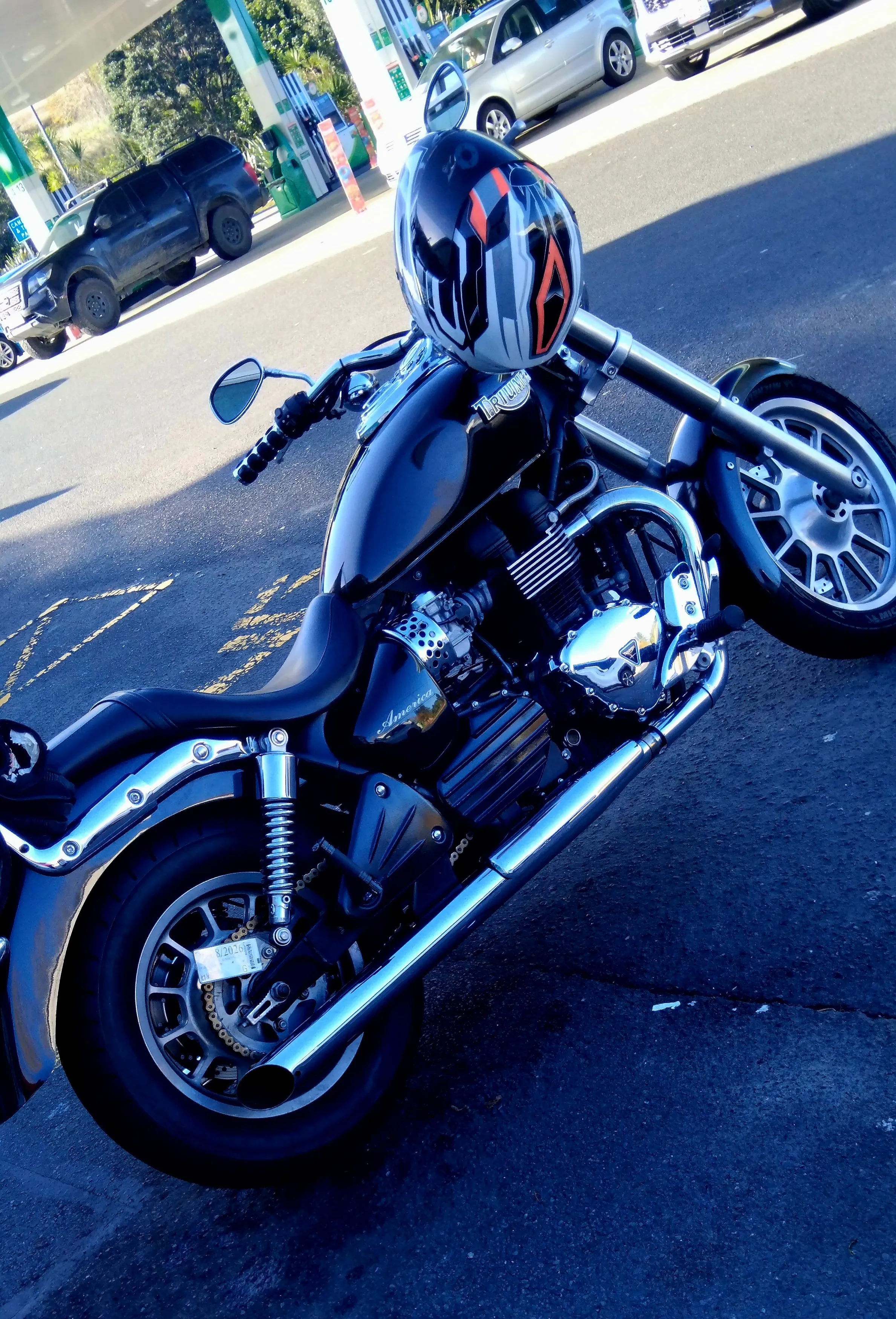 07 Triumph America Bonneville Carousel 5
