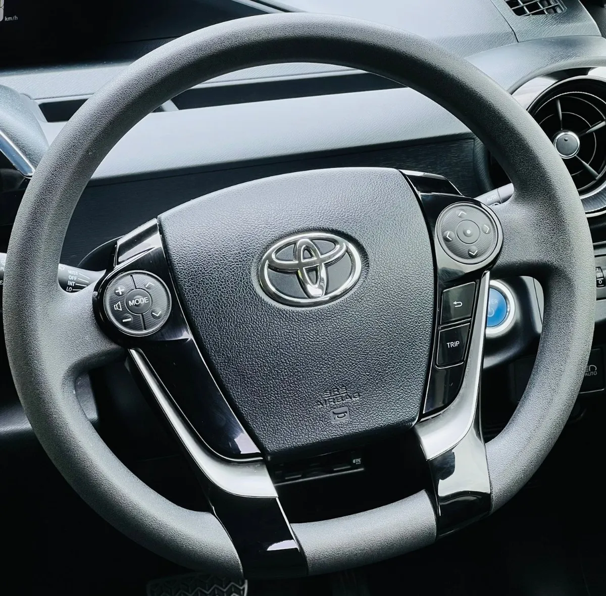  2019 Toyota Aqua **Parking sensors, Push start** Carousel 8