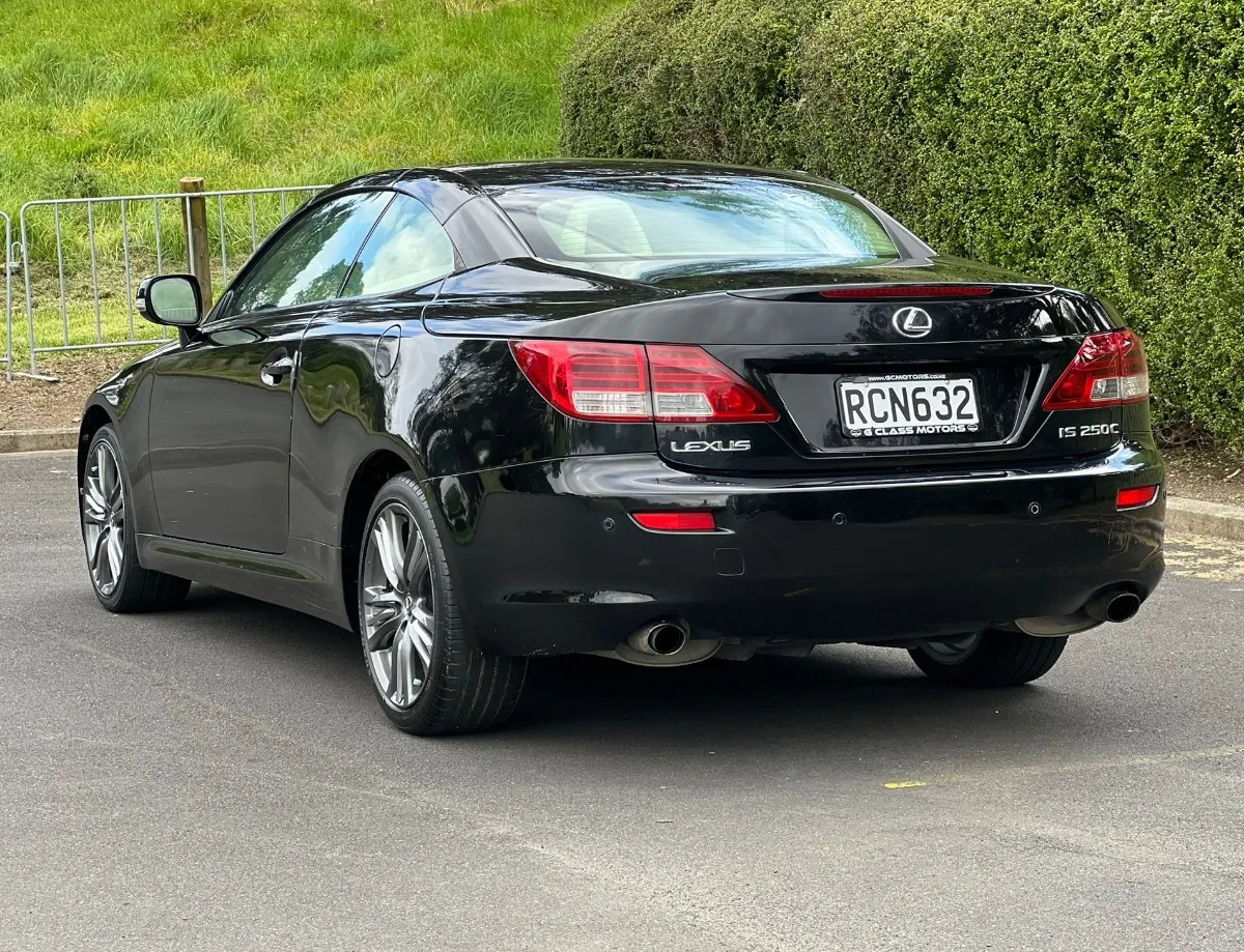  2009 Lexus IS 250 **C Auto Lux, Convertiable** Carousel 5