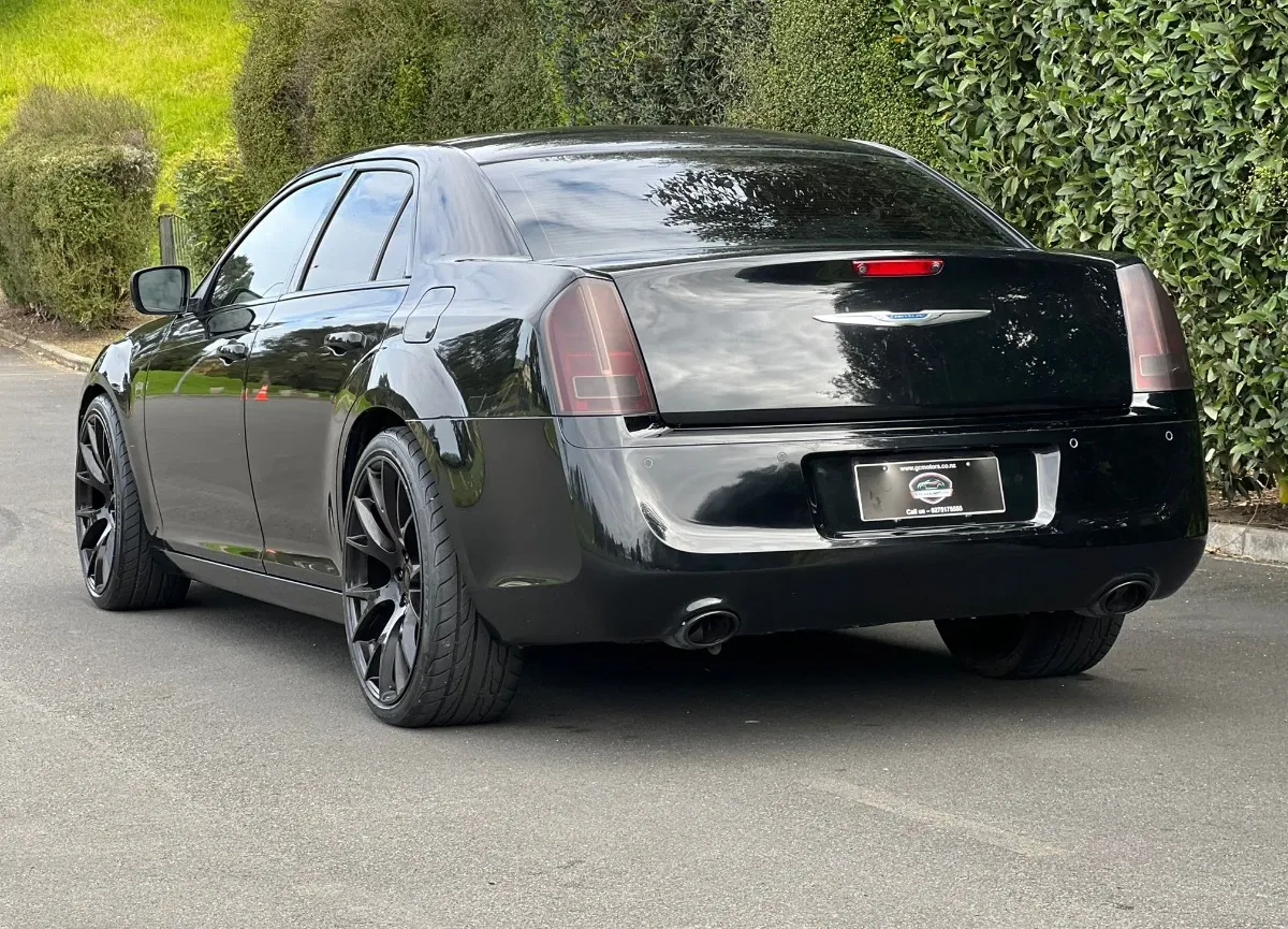  2013 Chrysler 300C *Alpine Sound System, R22 Low Profile Mags* Carousel 3