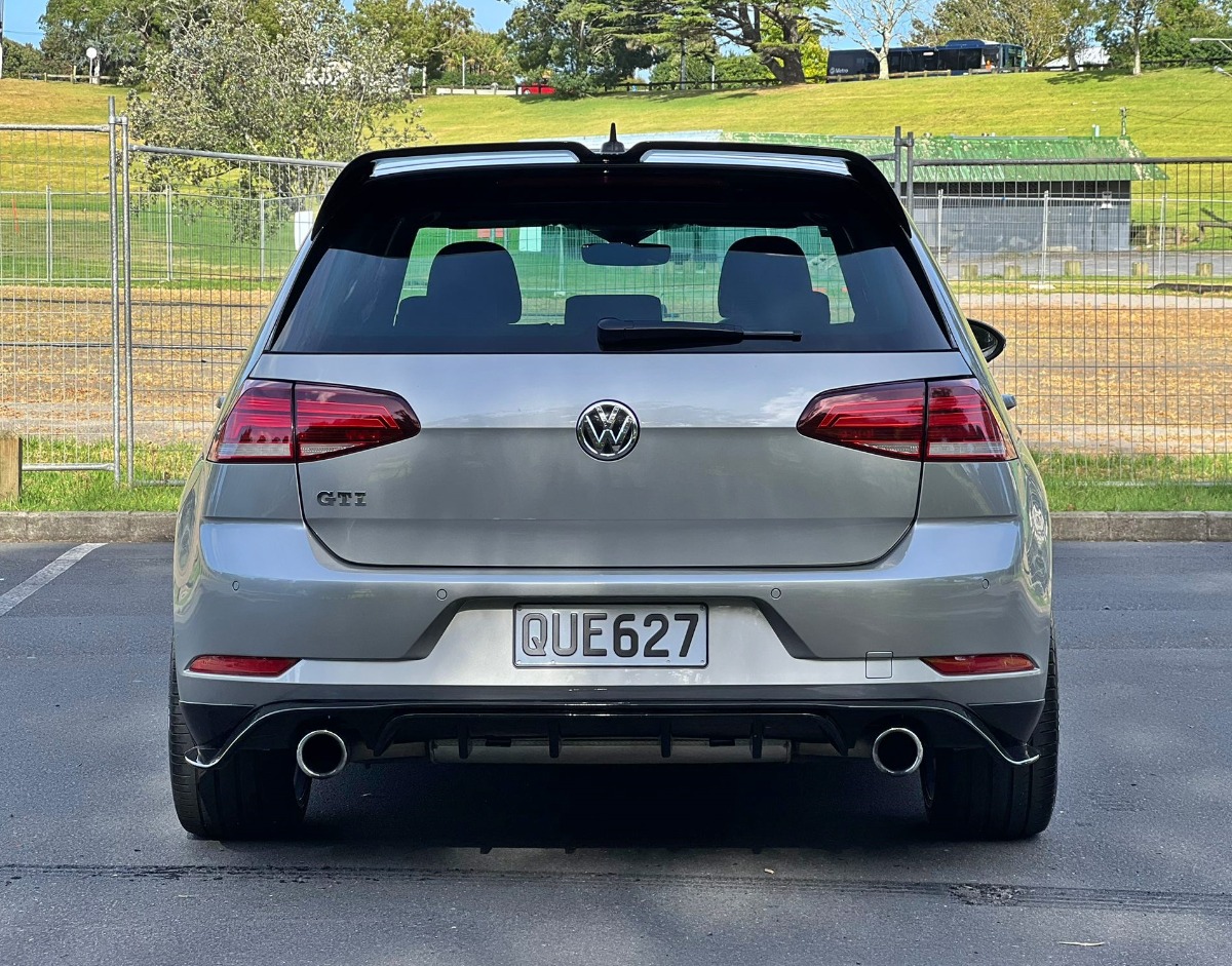  2017 Volkswagen Golf GTI 169Kw MK7 **NZ New, NZ GPS, 19" Mags** Carousel 4