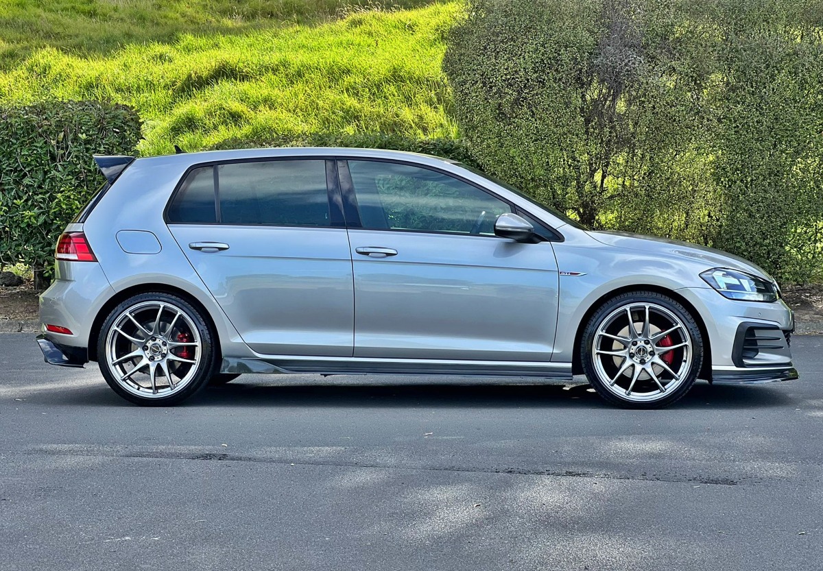  2017 Volkswagen Golf GTI 169Kw MK7 **NZ New, NZ GPS, 19" Mags** Carousel 2