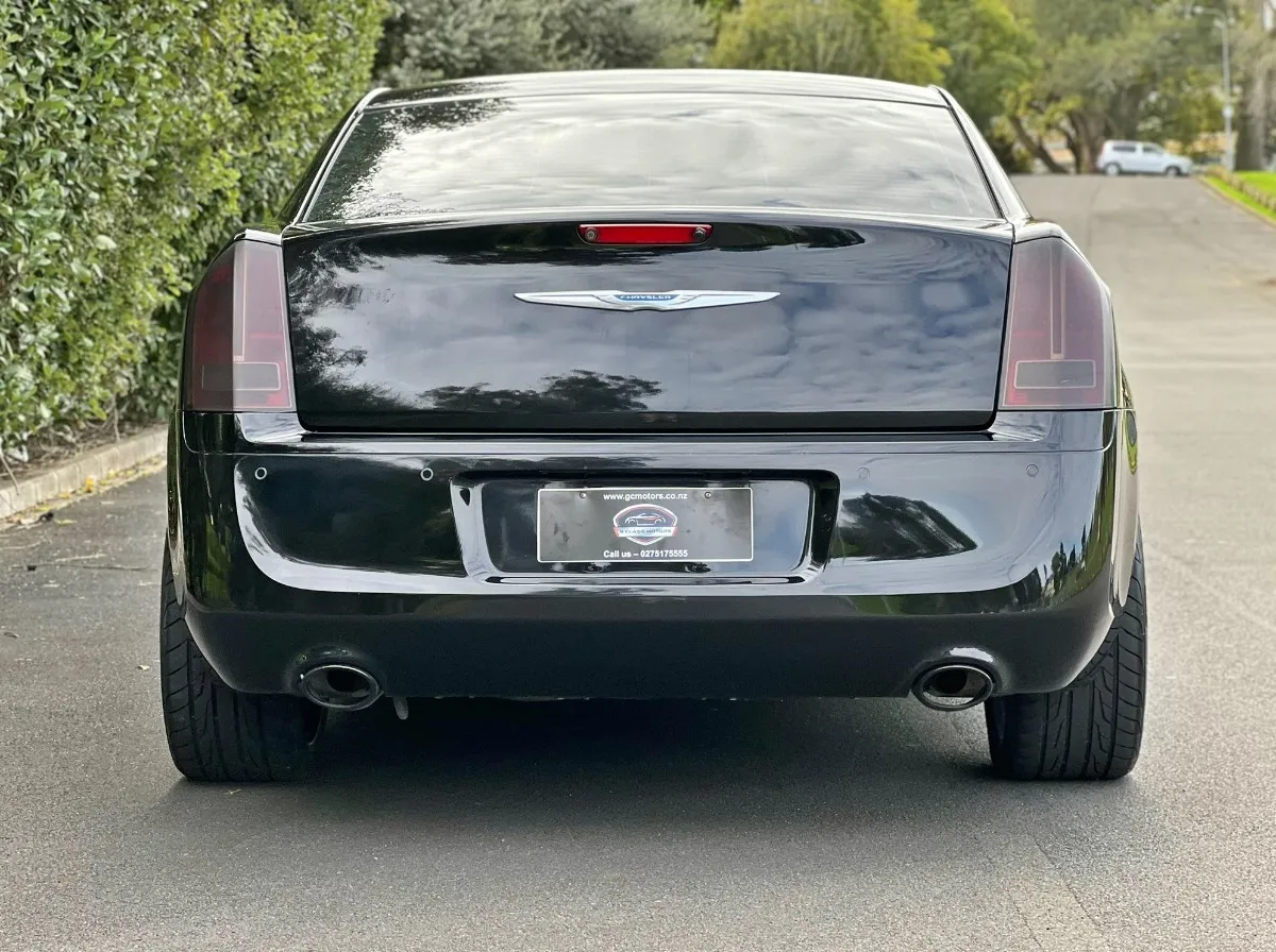  2013 Chrysler 300C *Alpine Sound System, R22 Low Profile Mags* Carousel 4