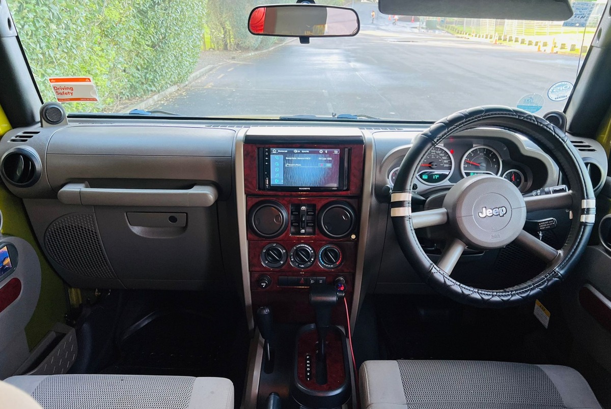 2007 Jeep Wrangler Sahara 3.8L  Carousel 4