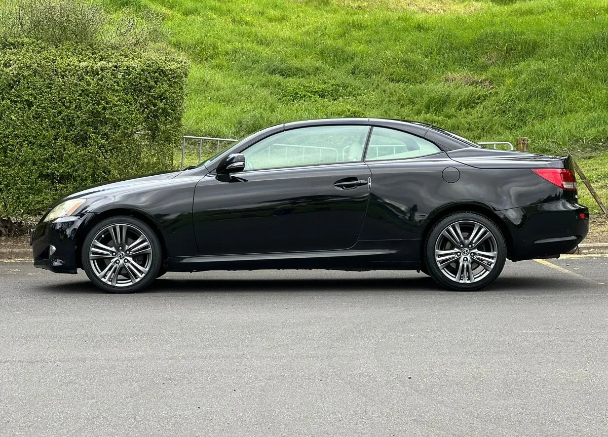  2009 Lexus IS 250 **C Auto Lux, Convertiable** Carousel 4