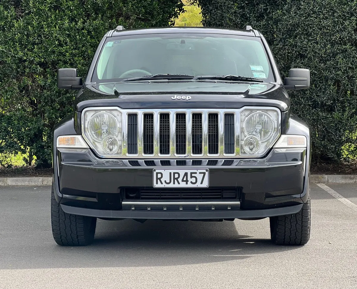  2008 Jeep Cherokee KK LTD 2.8L CRD Carousel 1