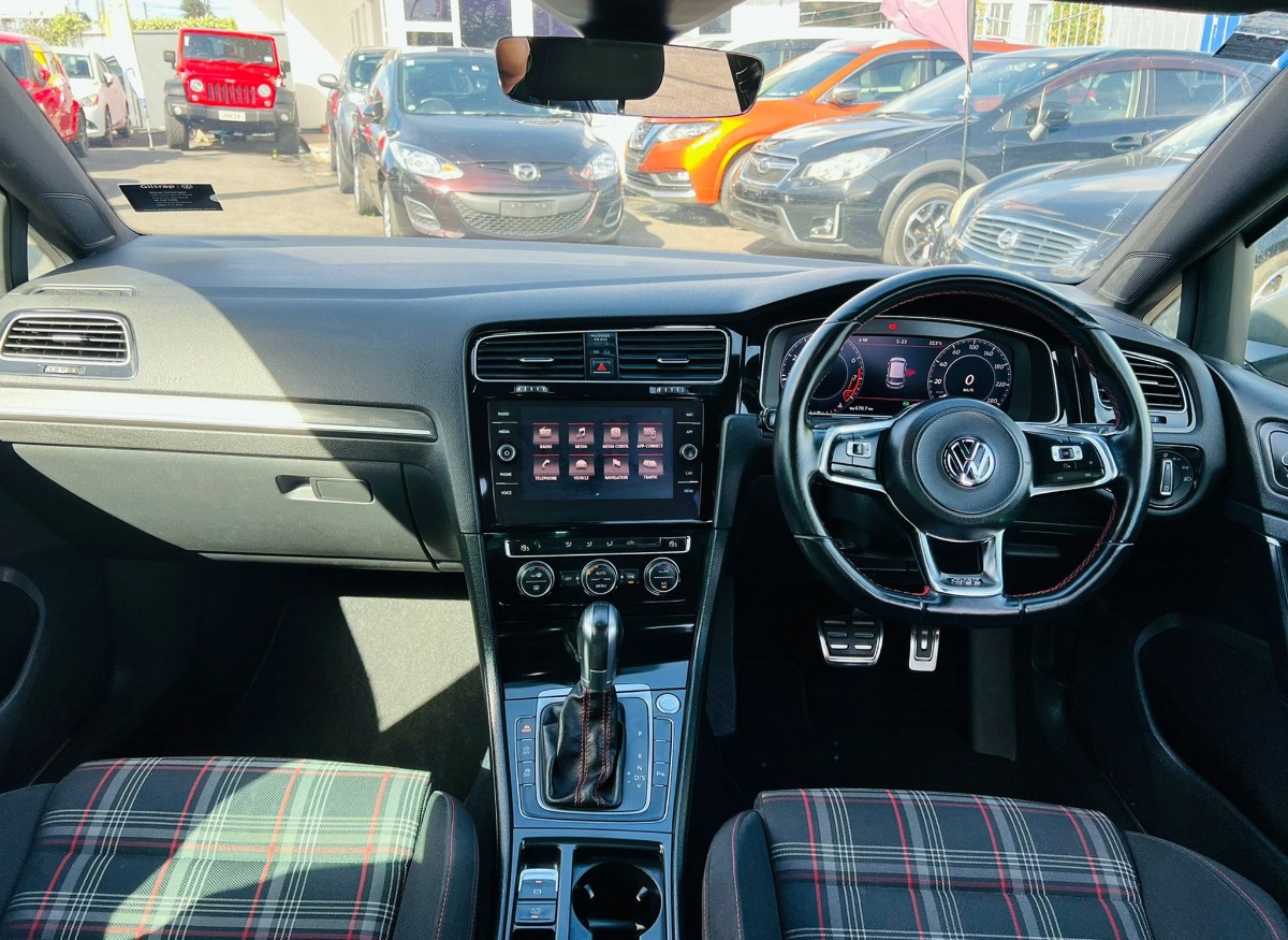  2017 Volkswagen Golf GTI 169Kw MK7 **NZ New, NZ GPS, 19" Mags** Carousel 7