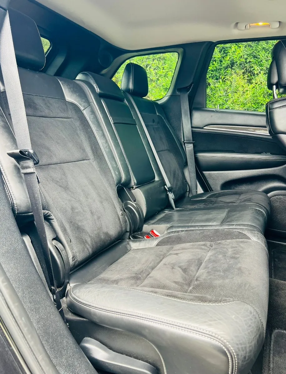  2012 Jeep Grand Cherokee SRT8 6.4L-V8 4WD **Full Leather Seats** Carousel 9