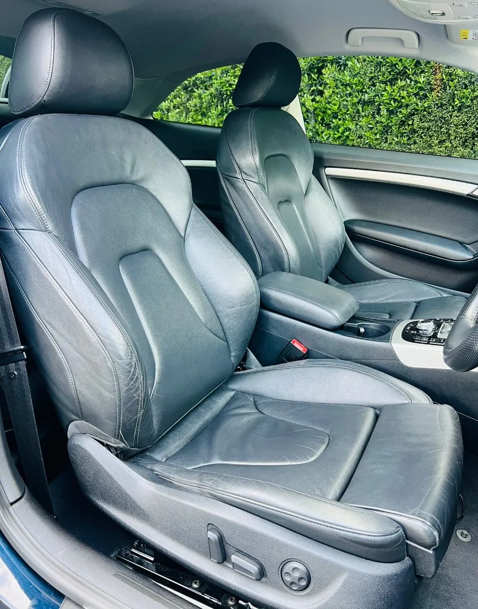  2011 Audi A5 Coupe 2.0T  Carousel 5
