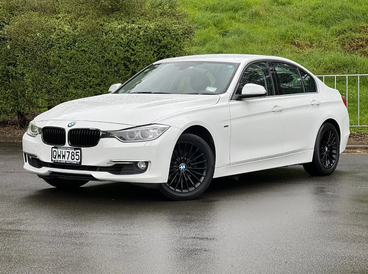  2013 BMW 320i Facelift i-Drive *Joy Stick, Full Leather* Carousel 2