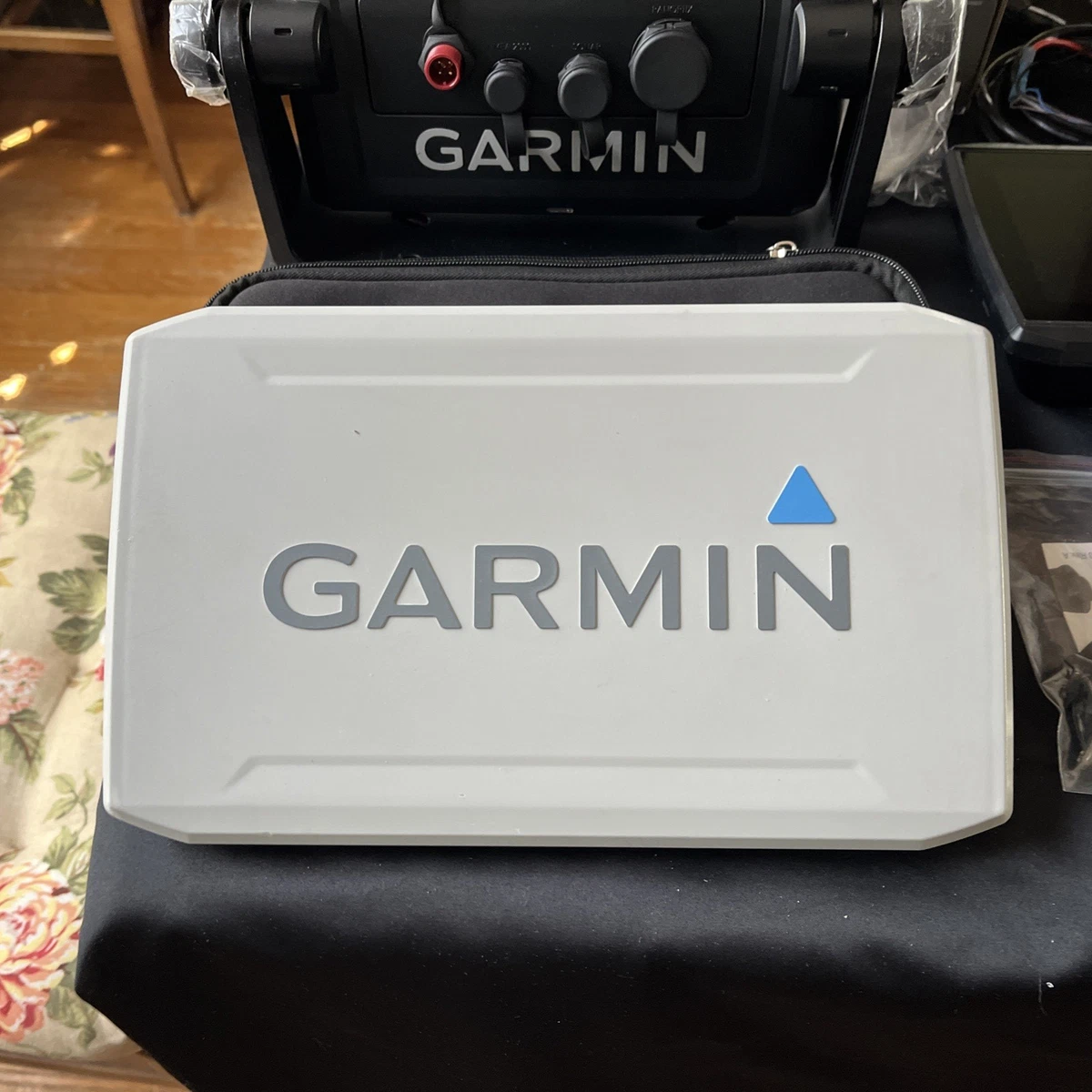 Garmin ECHOMAP UHD Fishfinder/Chartplotter Bundle with Transducer & Accessories Carousel 8
