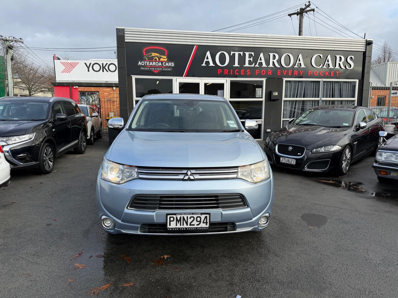 2013 Mitsubishi Outlander PHEV/4WD Carousel 10
