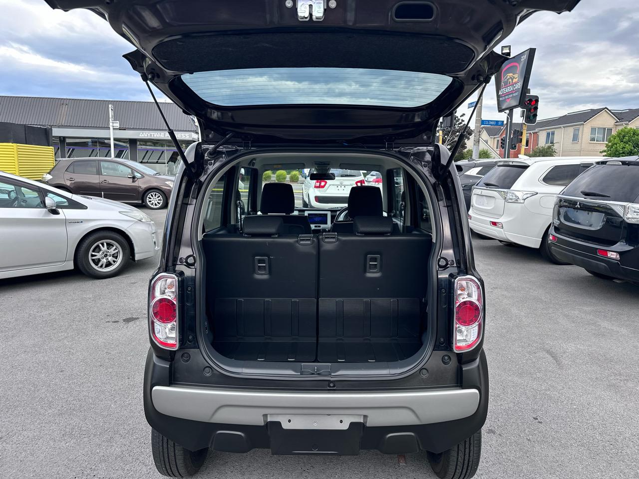 2015 Suzuki Hustler Hybrid / Nice & Tidy Carousel 6
