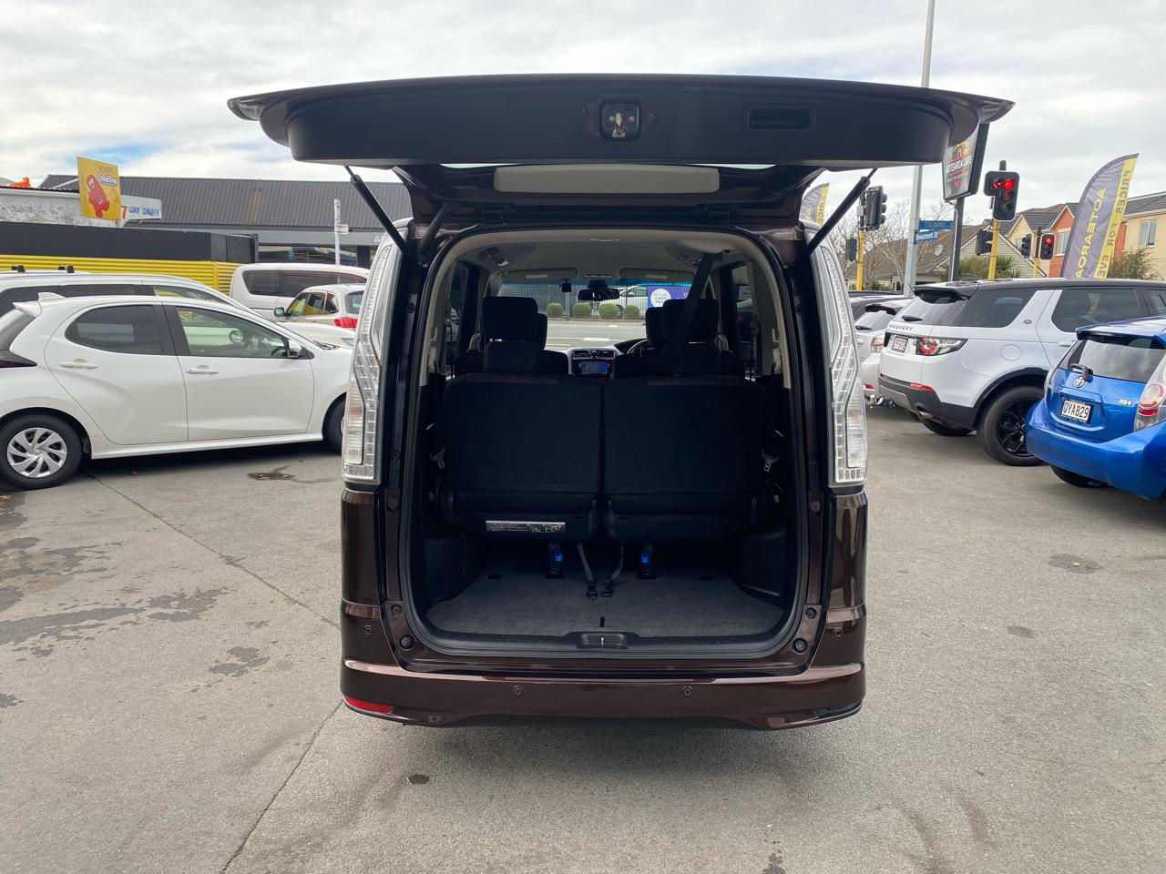 2015 Nissan Serena Both Sides Electric Sliding Doors Carousel 17